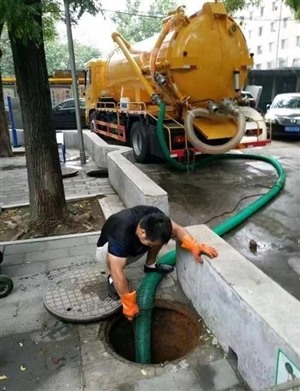 桂林八里街清理化粪池八里街抽化粪池电话八里街化粪池清理