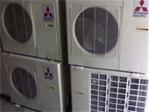 高价回收空调电脑货架高低床酒店设备回收冰箱、洗衣机、中央空调