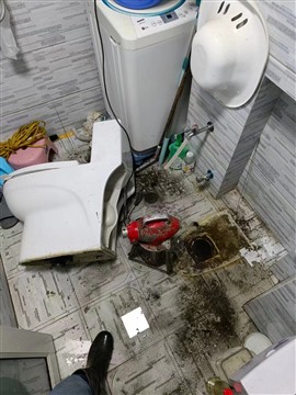 南京建邺区万达广场马桶漏水维修，更换马桶水箱洁具，拆装马桶