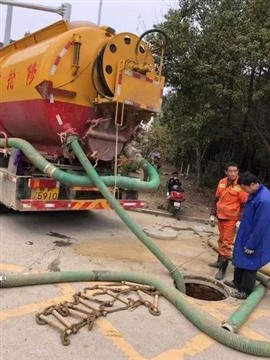 顺德伦教镇大车抽沙井泥浆，清理化粪池
