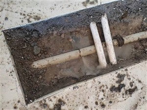 雅安雨城区天沟防水补漏厨房渗水漏水维修免费勘察