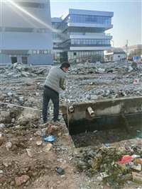 南京雨花台区板桥清理化粪池抽粪 污水池清理 沉淀池污泥压榨