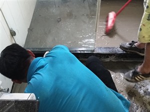 长沙县卫生间漏水维修（20年补漏经验）露台漏水上门维修