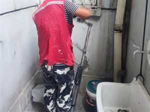 都江堰外墙漏水维修（包20年不漏）专业天台补漏公司