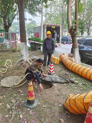 深圳龙华区专业市政管网清淤龙华专业管道水泥块清理管道检测修复