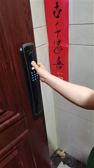 新郑龙湖镇开锁，龙湖镇红河谷开锁电话，附近安装智能锁电话！