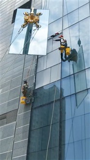  上海蜘蛛人换玻璃 安装玻璃