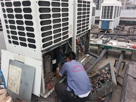 深圳南山区美的空调维修移机清洗加氟电话（24小时全国统一400报修热线）