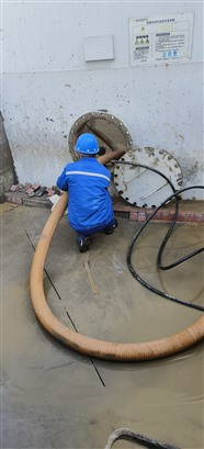 郑州餐厅隔油池清理 疏通污水井 雨水井疏通清理看价格