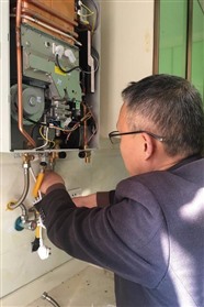 三亚博世热水器维修电话（24小时服务）博世热水器全国报修热线