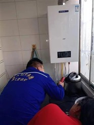 贵阳小松鼠壁挂炉维修电话（全国统一）小松鼠壁挂炉400报修热线