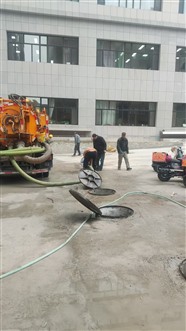 太原疏通管道电话 清理污水池，抽粪清污 出租吸污车