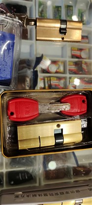 郑州防盗门换锁电话，郑州防盗门修锁换锁芯电话号码