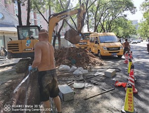 新乡北站区蛙人潜水封堵市政道路清污清化粪池