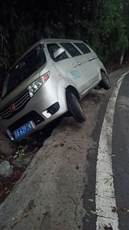 郑州市高速救援拖车 24小时送油服务