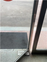 济南维修玻璃门，济南修门，换地弹簧攻略