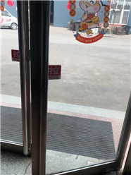 济南换地弹簧攻略指南，济南修门师傅专业维修玻璃门