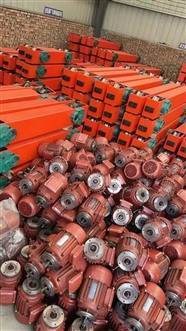 渭南潼关县液压升降平台微信，液压导轨货梯、液压导轨链条式货梯销售 维修 保养