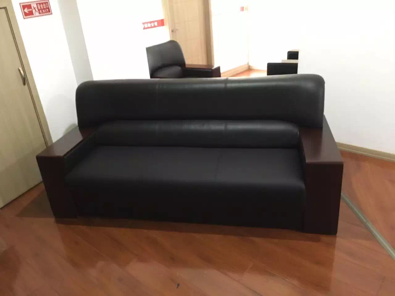 北京专业修理沙发.沙发椅子换面.塌陷修复.包床头