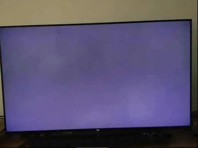 电视播放途中突然黑屏是什么原因？