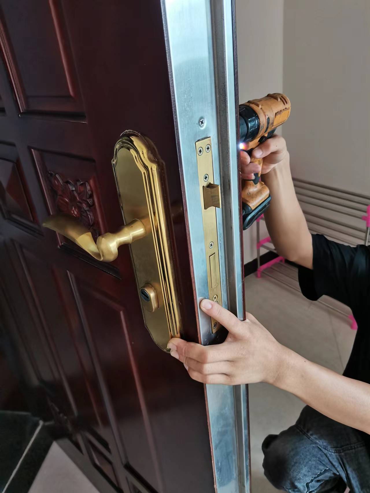 如何在紧急时刻找到靠谱的开锁师傅？