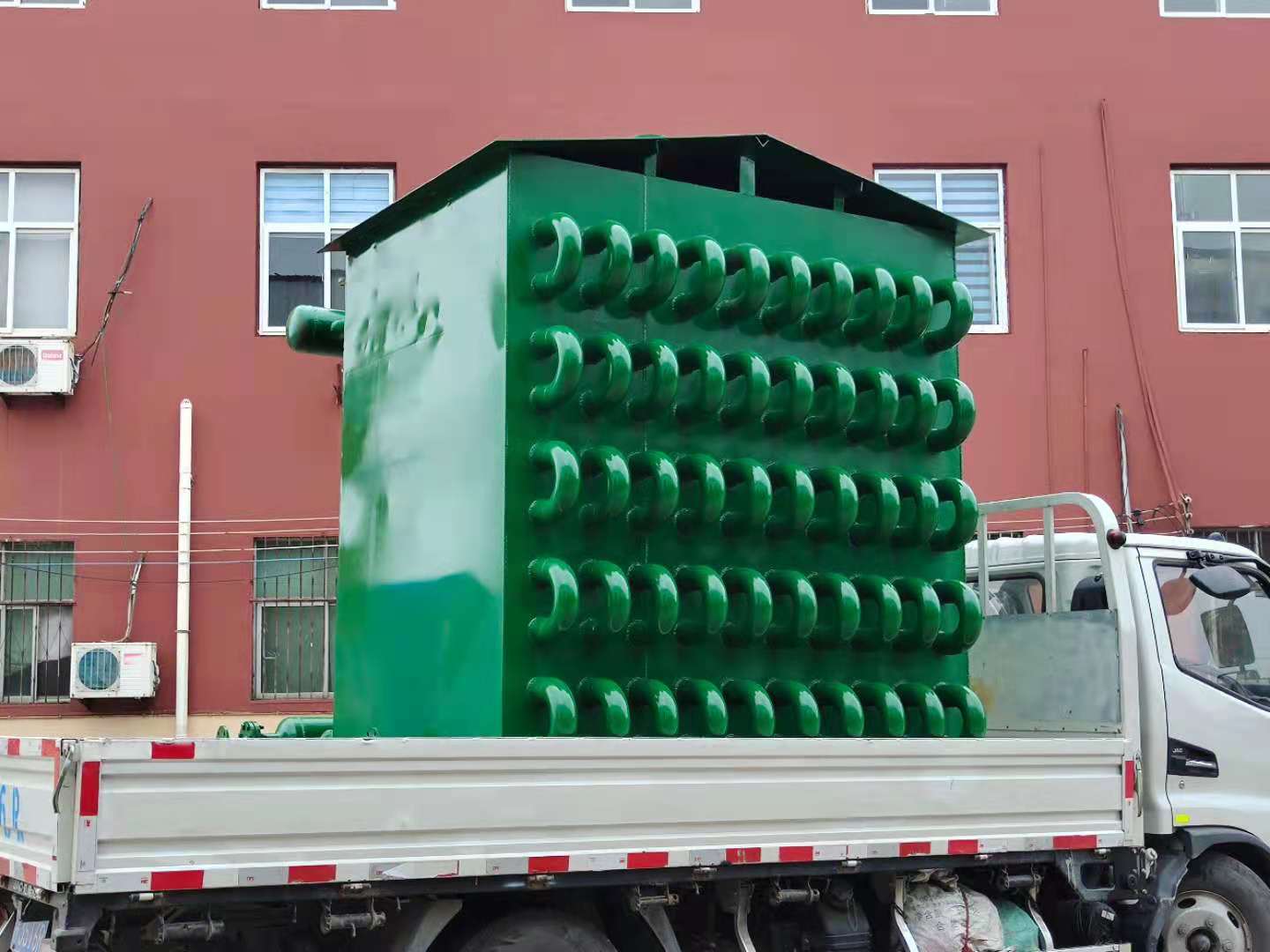 液氯汽化器修复方法针对液氯汽化器的腐蚀问题,传统解决方法大多是